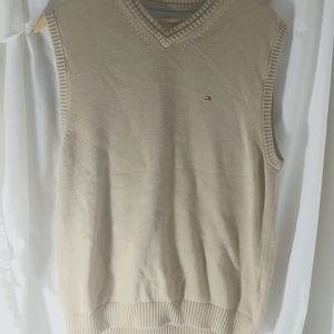 Tommy Hilfiger. Men's medium pull over vest.